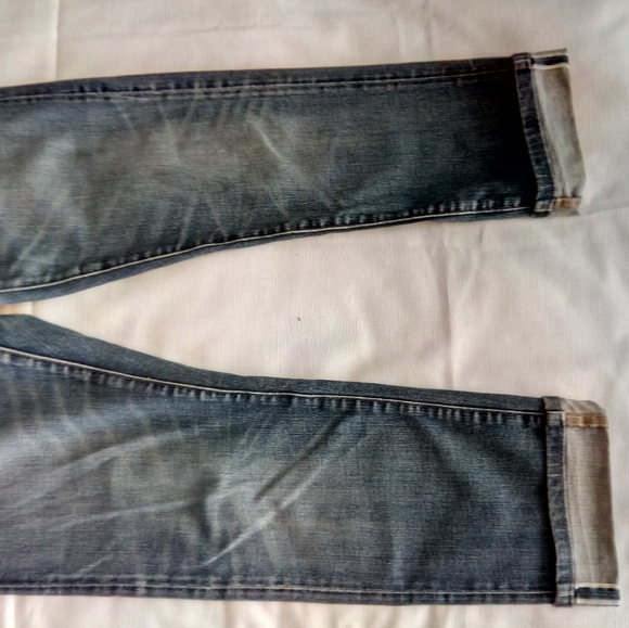 Uniqlo straight slim cropped distressed jeans - Picture 2 of 5